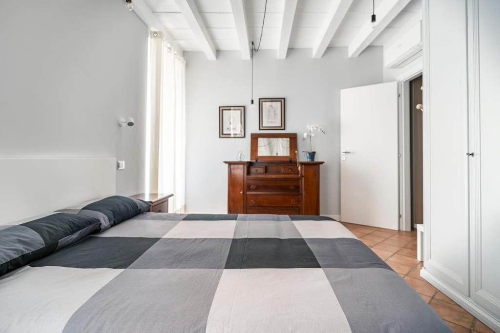 דירות ברשה L'Atelier Del Centro: Tra Design, Storia E Fascino מראה חיצוני תמונה